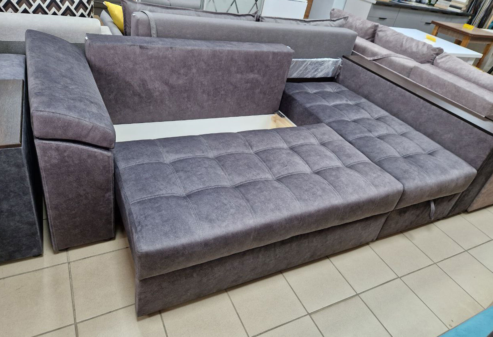 Фото 4 - М'який куточок Vika Техас ДСП венге 255x140 см Крокус 95 Exim textile кут Г (ПР)