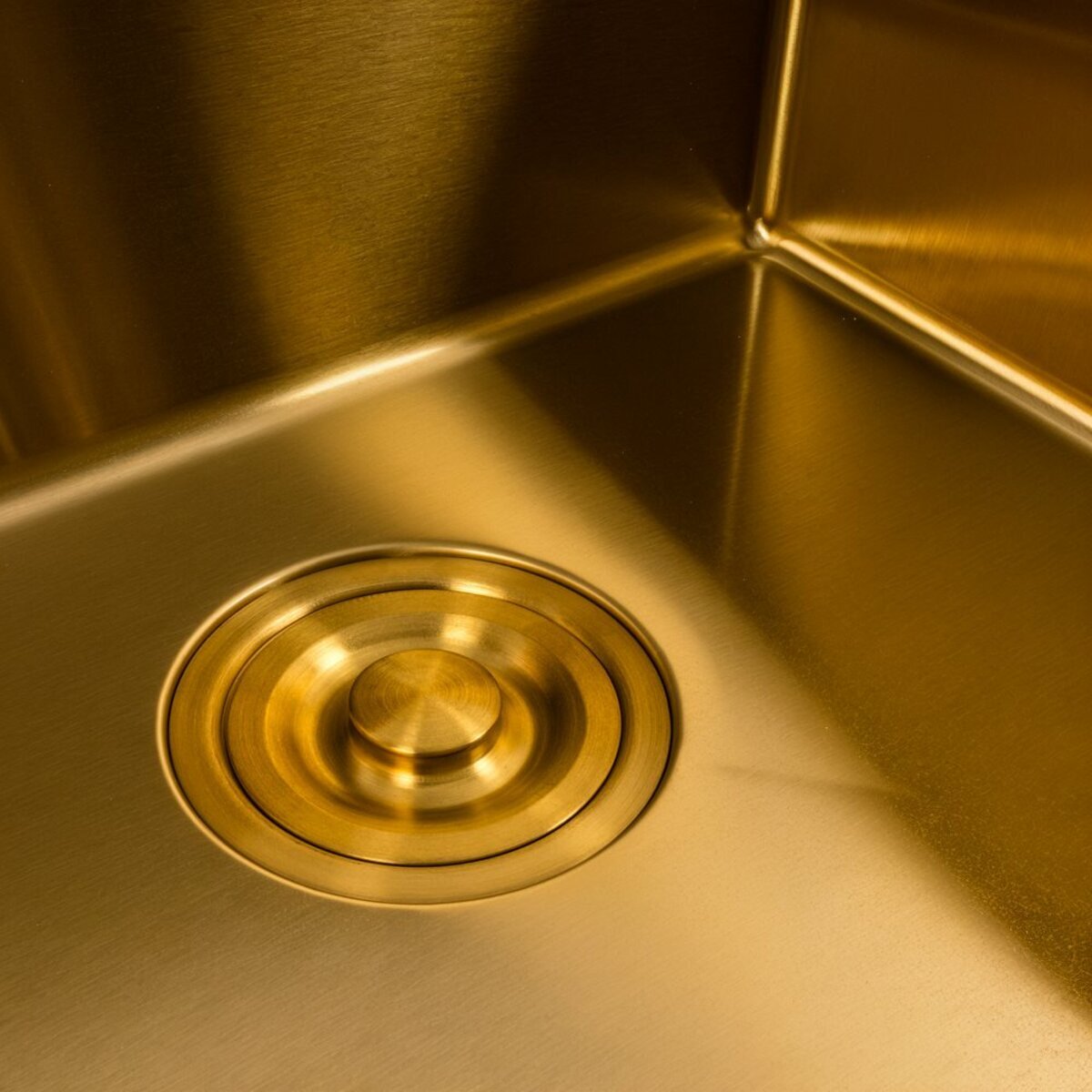 Фото 3 - Кухонна мийка 50*50 PVD Gold Valeso Handmade (сифон круглий, 3,0/0,8) Платинум